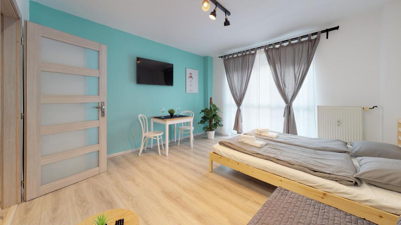 Studio Steps From Nivy & Main Bus Station Bratislava Exterior photo