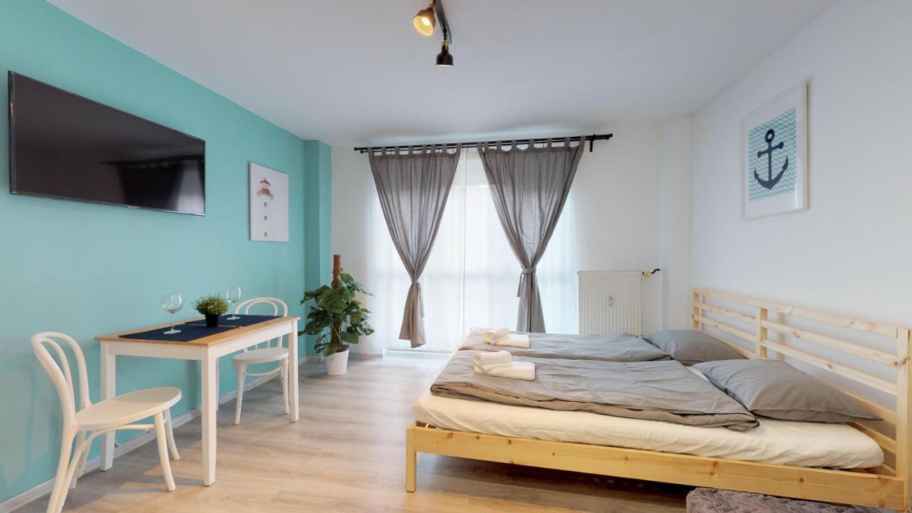 Studio Steps From Nivy & Main Bus Station Bratislava Exterior photo